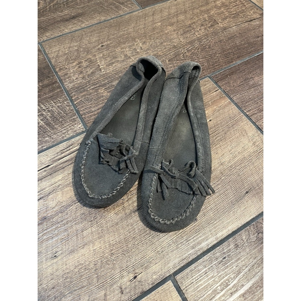 Minnetonka Moccasins Womens 7.5 Kilty Fringe Bow Slip On Hardsole Gray